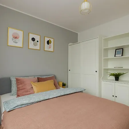 Reymonta Apartment Near Metro Station By Mia Warszawa