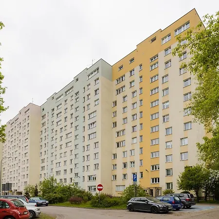 Apartment Reymonta Near Metro Station By Mia *