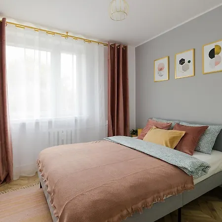 Reymonta Apartment Near Metro Station By Mia Warsaw