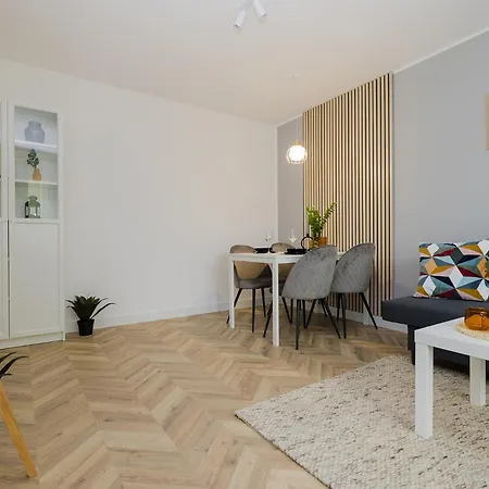 Apartment Reymonta Apartment Near Metro Station By Mia